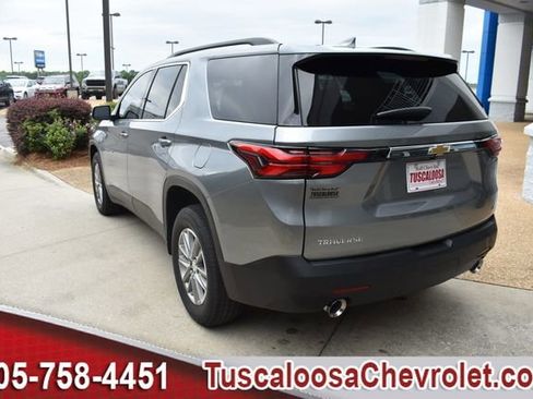 Used 2023 Chevrolet Traverse LT FWD image 7