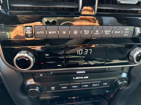 Used 2023 Lexus GX 460 Premium w/ Premium Package image 17