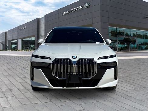 Used 2025 BMW 740i xDrive image 8