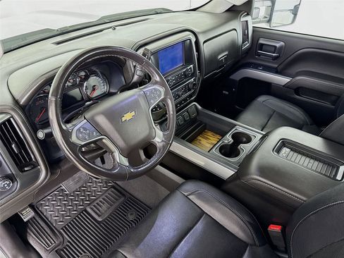 Used 2019 Chevrolet Silverado 2500 LTZ w/ LTZ Plus Package image 10