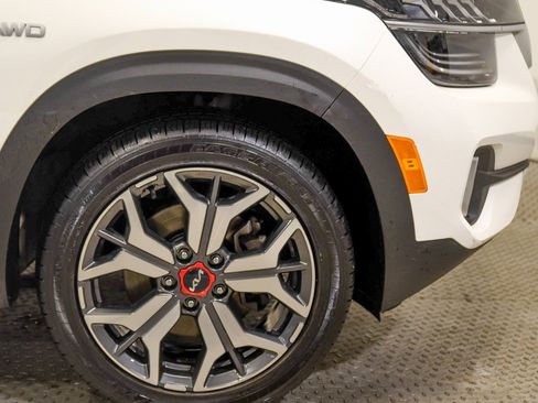 Used 2022 Kia Seltos SX w/ Sunroof Package image 12