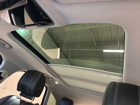 Used 2019 Land Rover Range Rover Velar S AWD/4WD image 22