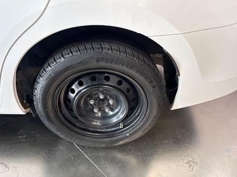 Used 2018 Toyota Corolla LE FWD image 8