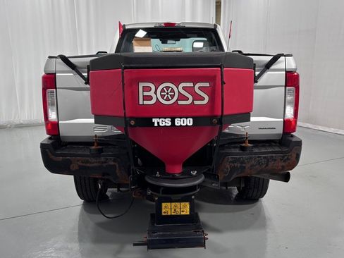 Used 2017 Ford F250 XL w/ Power Equipment Group AWD/4WD image 6