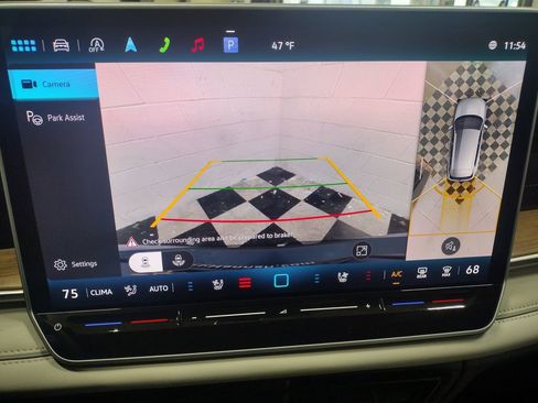 New 2026 Volkswagen Tiguan SEL R-Line image 8