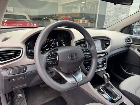 Used 2017 Hyundai Ioniq Blue FWD image 23