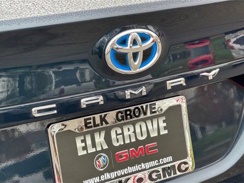 Used 2021 Toyota Camry XLE w/ Navigation Upgrade Package image 53