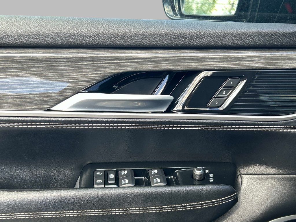 Used 2022 Jeep Wagoneer Series II AWD/4WD image 14