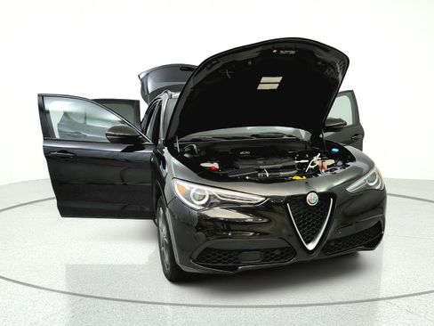 Used 2022 Alfa Romeo Stelvio Ti w/ Active Assist Plus Package AWD/4WD image 9