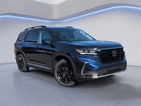 New 2025 Honda Pilot Touring image 2