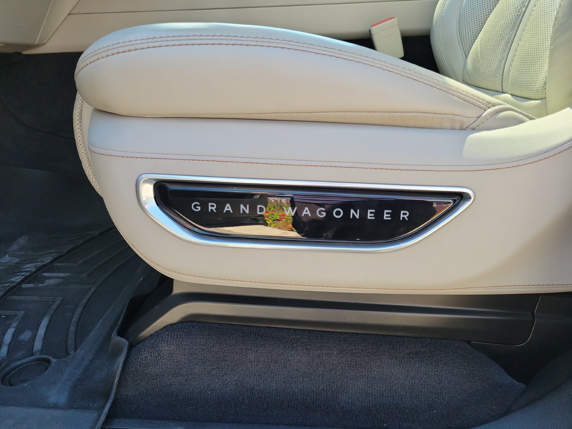 Used 2023 Jeep Grand Wagoneer 4WD image 29