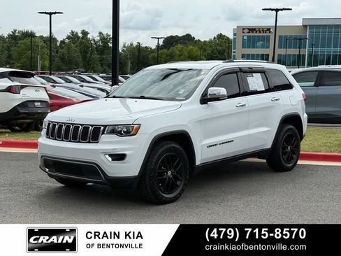 Used 2018 Jeep Grand Cherokee Limited AWD/4WD image 3
