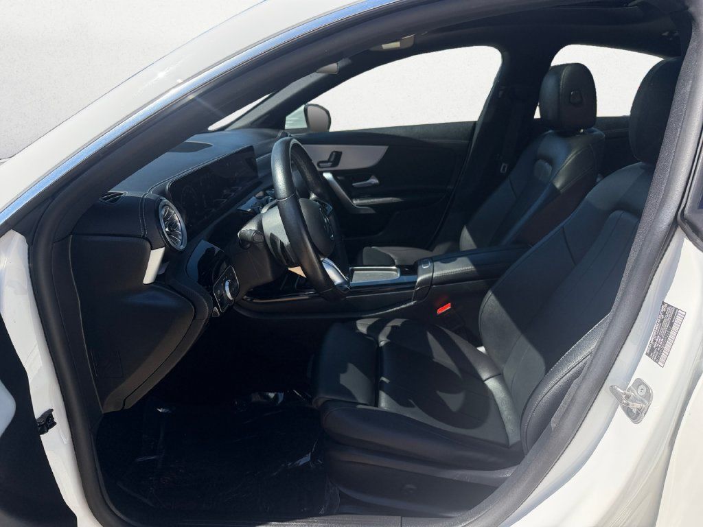 Used 2025 Mercedes-Benz CLA 250 image 10