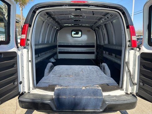 Used 2019 Chevrolet Express 2500 image 17