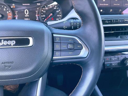 Used 2022 Jeep Compass Limited image 17