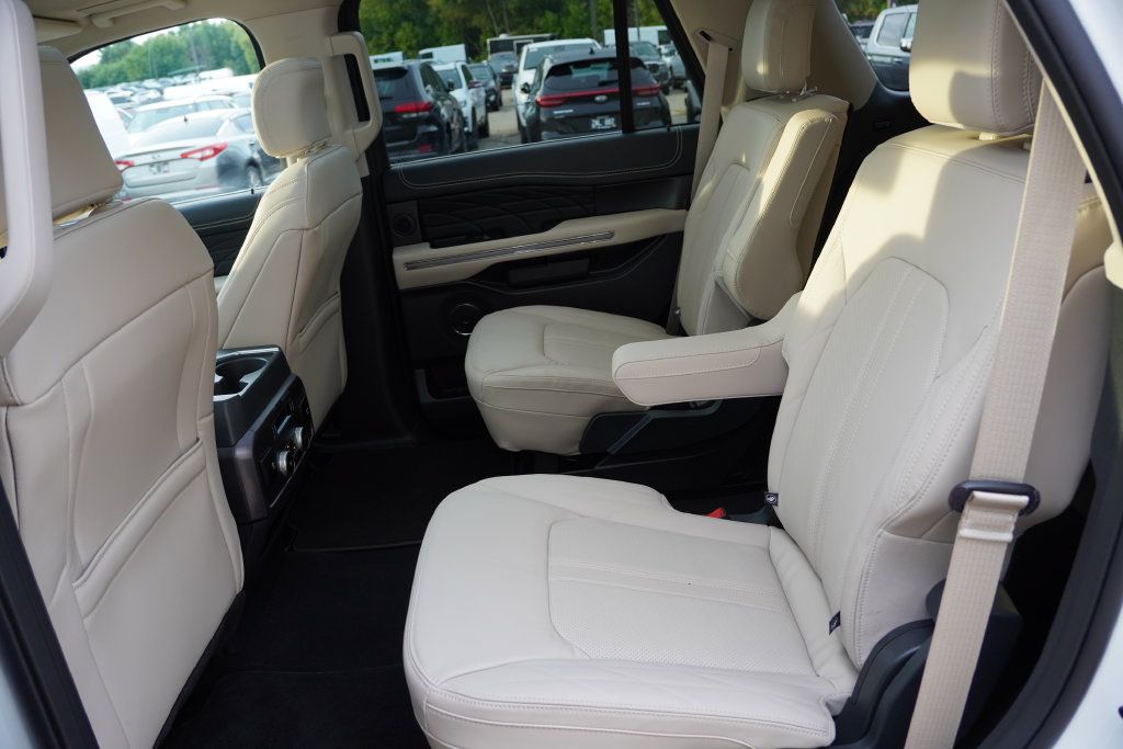Used 2024 Ford Expedition Platinum AWD/4WD image 18