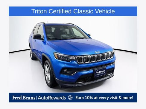 Used 2024 Jeep Compass Latitude AWD/4WD image 1