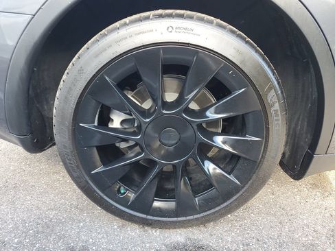 Used 2021 Tesla Model Y Long Range AWD/4WD image 5