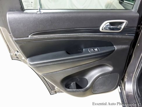 Used 2021 Jeep Grand Cherokee Limited image 22