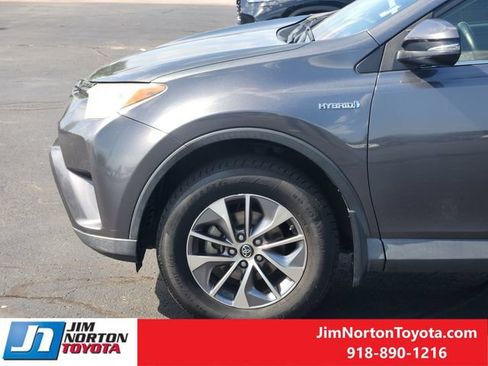 Used 2016 Toyota RAV4 XLE AWD/4WD image 8