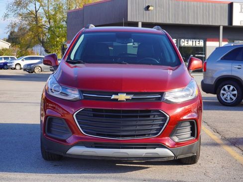 Used 2021 Chevrolet Trax LT w/ Driver Confidence Package image 2