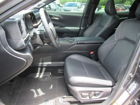 Used 2023 Toyota Crown AWD/4WD image 18