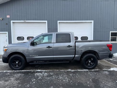 Used 2019 Nissan Titan S image 7