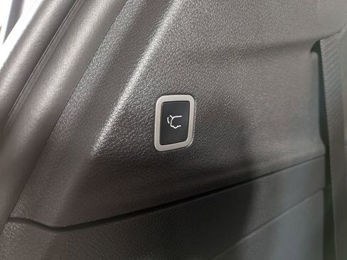 New 2026 Chrysler Pacifica Pinnacle w/ Trailer Tow Group image 11