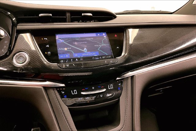 Used 2024 Cadillac XT6 Sport w/ LPO, ONYX Package AWD/4WD image 31