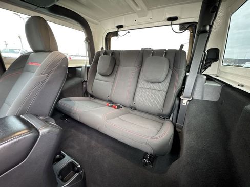 Used 2021 Jeep Wrangler Rubicon image 24