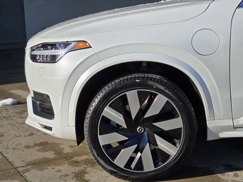 Used 2023 Volvo XC90 T8 Core w/ Protection Package Premier image 17