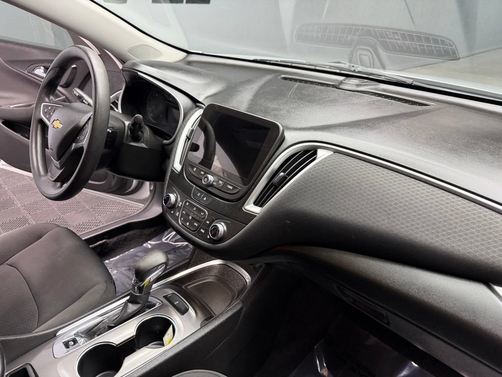 Used 2022 Chevrolet Malibu LT FWD image 48