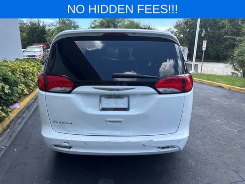 Used 2018 Chrysler Pacifica L FWD image 6