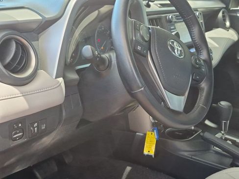 Used 2017 Toyota RAV4 XLE FWD image 10
