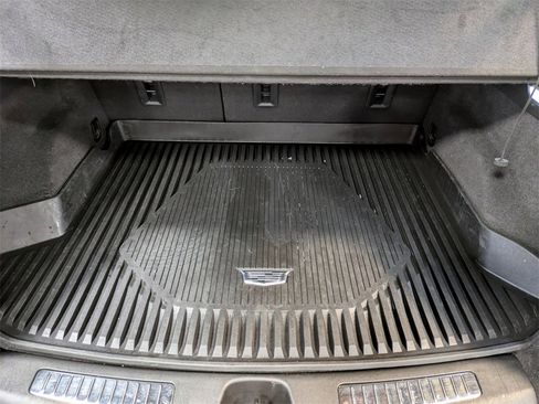 Used 2022 Cadillac XT4 Premium Luxury w/ LPO, ONYX Package image 29