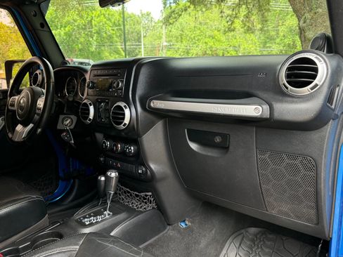 Used 2014 Jeep Wrangler Unlimited Sport AWD/4WD image 34