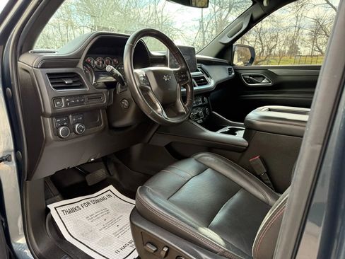 Used 2021 Chevrolet Suburban RST w/ Luxury Package image 19