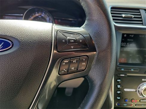 Used 2019 Ford Explorer Limited w/ Class III Trailer Tow Package image 17