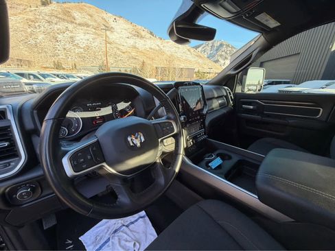 Used 2024 RAM 2500 Big Horn w/ Sport Appearance Package image 17