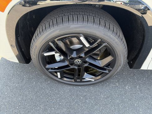 New 2026 Volkswagen Tiguan SE R-Line AWD/4WD image 12