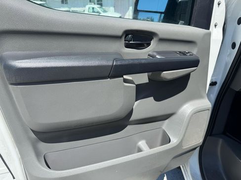 Used 2018 Nissan NV 2500 SV RWD image 15