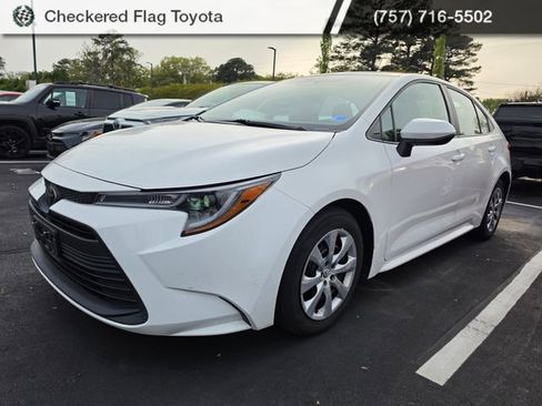 Used 2023 Toyota Corolla LE image 1
