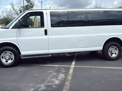 Used 2023 Chevrolet Express 3500 LT w/ LT Preferred Equipment Group RWD image 4