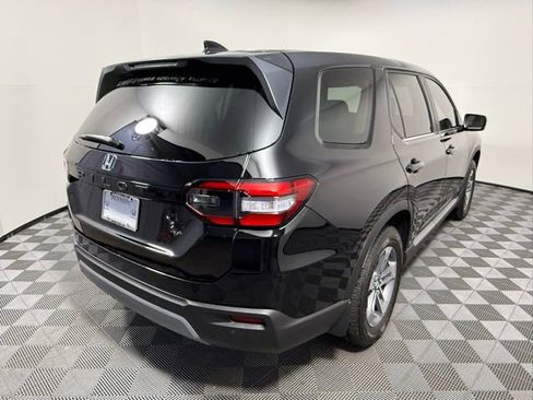 Used 2025 Honda Pilot EX-L image 6