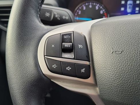 Used 2022 Ford Explorer XLT RWD image 18