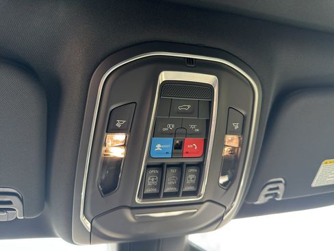 Used 2026 Jeep Grand Wagoneer 4WD w/ Premium Group I image 38