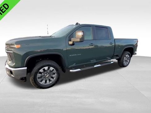 Used 2025 Chevrolet Silverado 2500 LT image 5