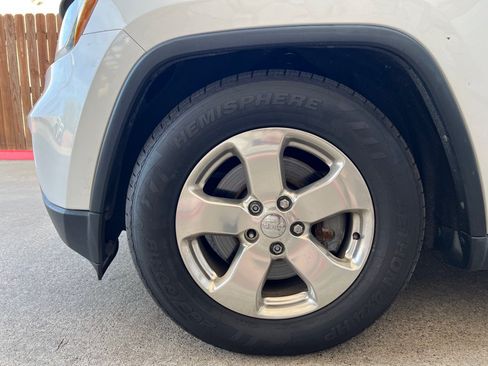Used 2013 Jeep Grand Cherokee Overland w/ Advance Technology Group AWD/4WD image 20