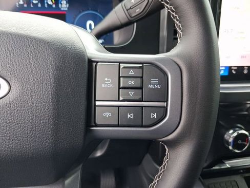 Used 2025 Ford F250 Lariat w/ Black Appearance Package image 19