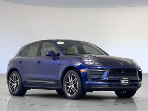 Certified 2025 Porsche Macan image 10